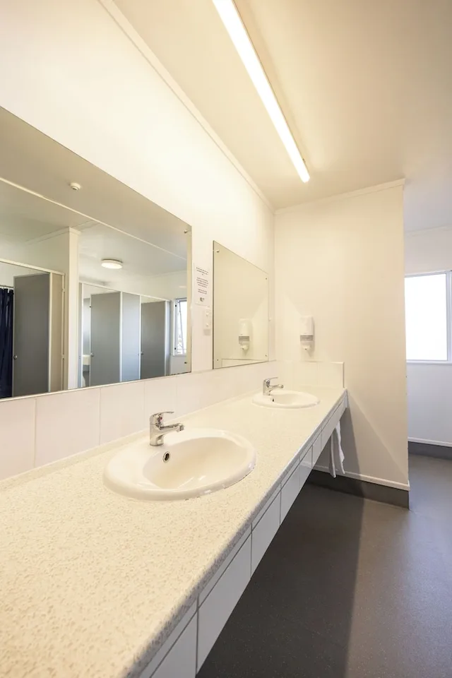 Double Room Ensuite، Haka House Taupo 3/3