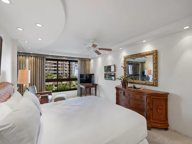 شقة سكنية بسريرين مزدوجين وسرير كينج بإطلالة على البحر بغرفتي نوم مع أريكة، Kaanapali Alii 3/15