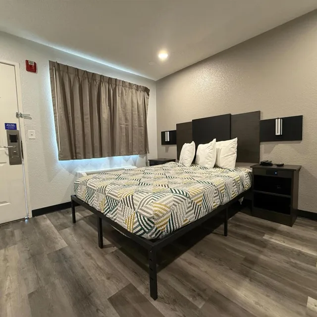 غرفة بسرير كوين لغير المدخنين، Motel6 Seattle, WA - South 4/10