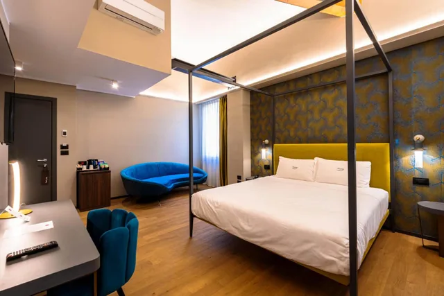 جناح جونيور ديلوكس، Touring Hotel Bologna 5/9
