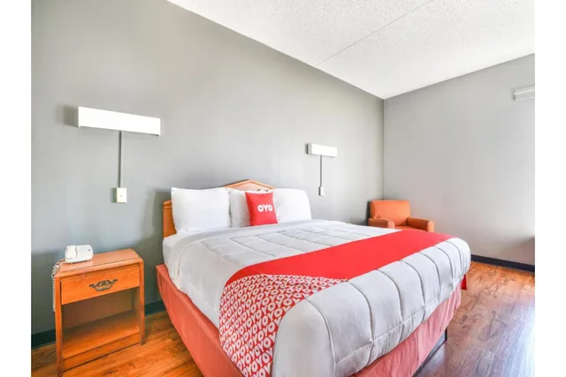 غرفة قياسية بسرير مزدوج، OYO Townhouse Inn Jacksonville near Little Rock Air Force Base 4/5