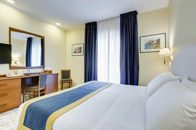 غرفة كلاسيكية بإطلالة على البحر بشرفة، Best Western Hotel La Solara 1/9