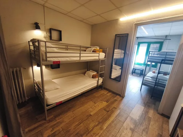 Female Dorm, Female Only, Classic, Shared Bathroom, Buba House 1/5