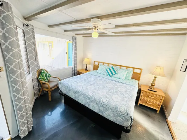 Studio, King Bed, Patio, Kitchenette, A Place In The Sun 2/7
