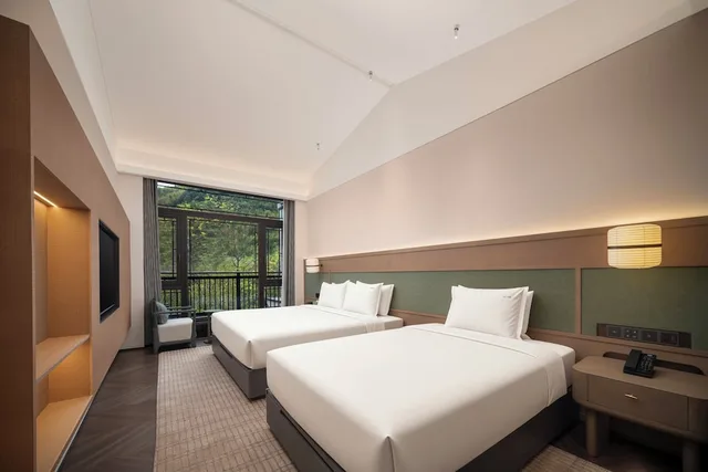 جناح بسرير كينج وسرير فردي بغرفة نوم واحدة، Holiday Inn Resort Ningbo Ninghai by IHG 2/7
