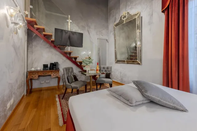Superior, Queen Bed, Ca Dell Arte Hotel 5/10