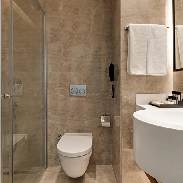2 Bedrooms, Suite, King Bed, Gleam Collection Hotel 3/5