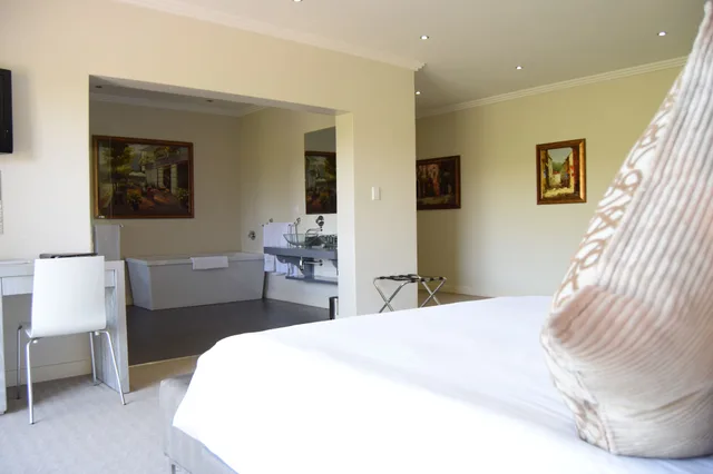 غرفة قياسية بسرير كينج بإطلالة على البحيرة، St Andrews Signature Hotel Spa 6/10