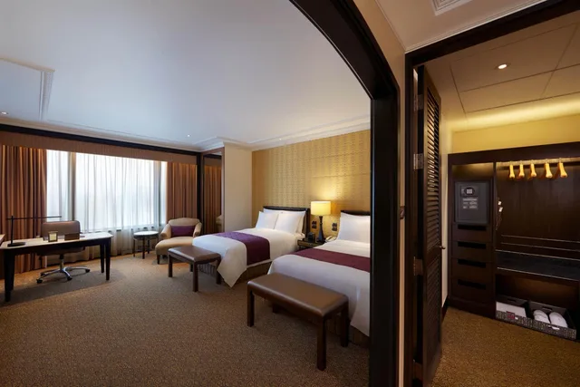Luxury, Double Bed, Sheraton Grande Sukhumvit 2/4