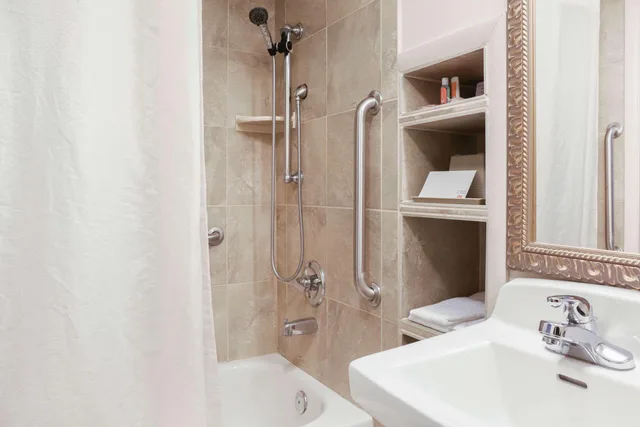 غرفة بسرير مزدوج، Econo Lodge Darien Lakes 6/6