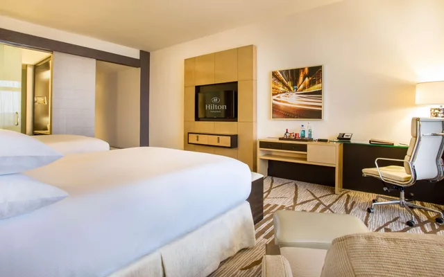 جناح تنفيذي بسرير كينج بإطلالة على البحر، Hilton Panama 1/6