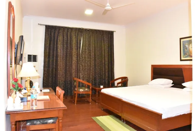 Luxury, Studio, Suite, THE ROYAL RESIDENCY 2/3