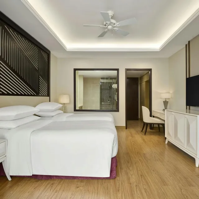 غرفة ديلوكس بسرير كينج بشرفة، Renaissance Hoi An Resort & Spa 3/10