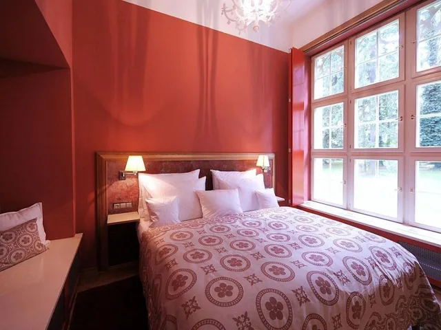 جناح فاخر بسرير كينج، Chateau Heralec 1/2