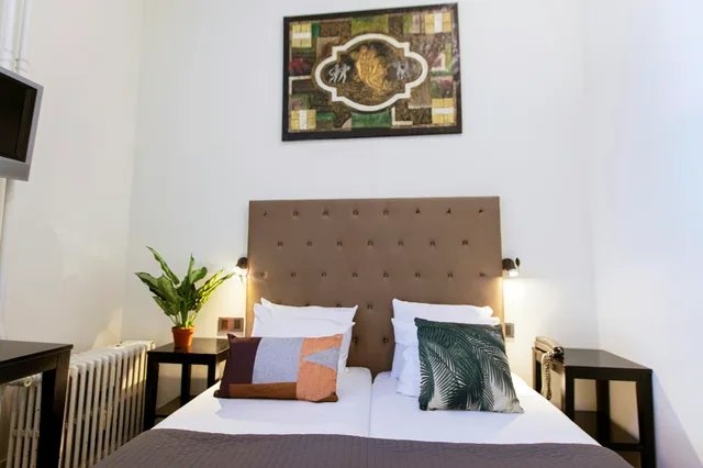غرفة قياسية ثلاثية، Quentin England Hotel 7/10