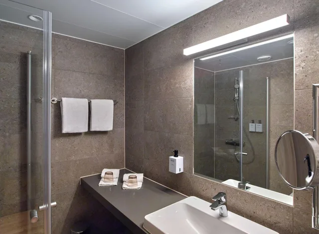 Room, Double Bed, No Window، Scandic Oceanhamnen 5/5