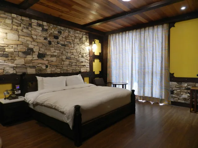 غرفة حصرية بسرير كينج بإطلالة على المدينة، Sun Moon Lake Youngquan Hotels 1/6