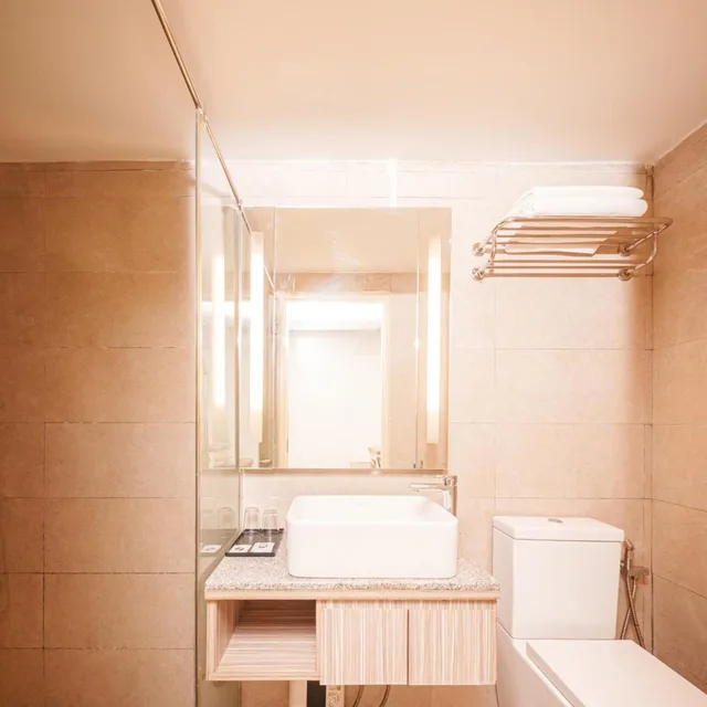 لوفت بريميير، The Mesui Hotel 6/8