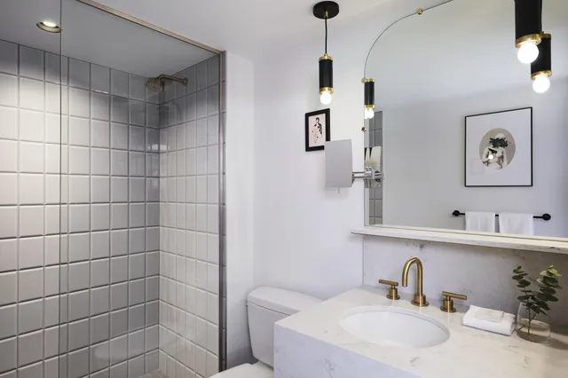 Studio, Suite, King Bed, Kimpton Saint George Hotel 5/6