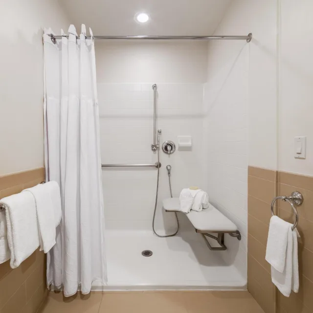 غرفة بسرير كينج لذوي الإعاقة، Ayres Hotel Spa Moreno Valley 4/7