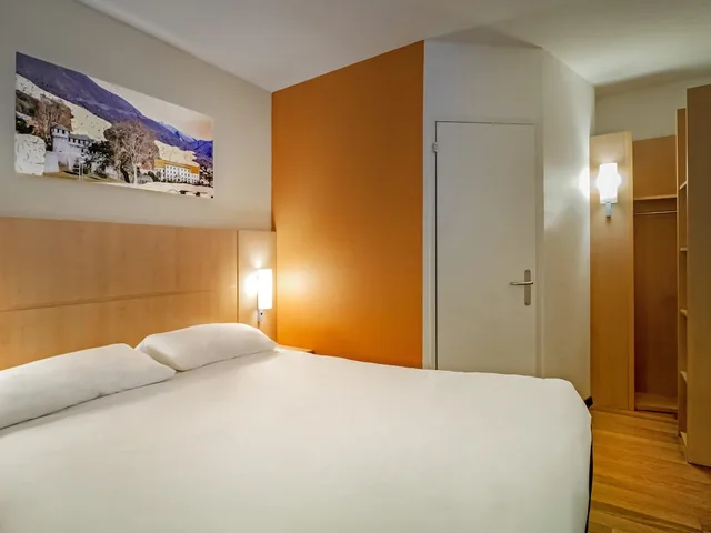 غرفة بسرير مزدوج لذوي الإعاقة، IBIS LOCARNO 2/10