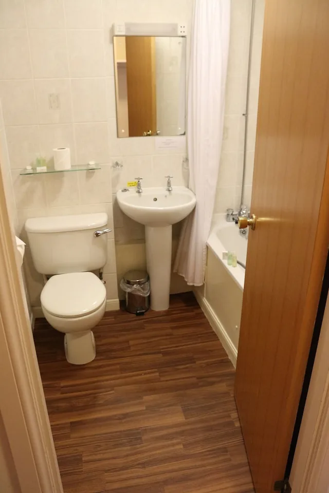 غرفة بسريرين منفصلين بإطلالة على الحديقة، Craiglynne Hotel 4/4