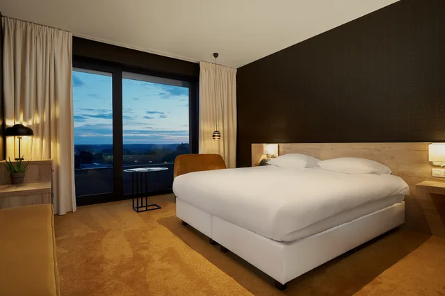 غرفة سوبيريور بسرير مزدوج بشرفة، Van Der Valk Hotel Luxembourg Arlon 1/3