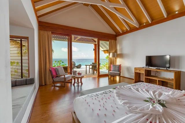 Beach Villa, Double Bed, Sofa، Kudafushi Resort and Spa 3/5