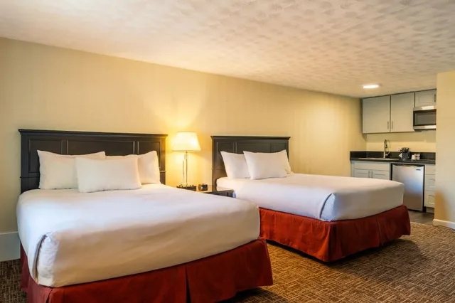 Efficiency, Suite, 2 Queen Beds, Pet Friendly، Ogunquit Hotel 3/10
