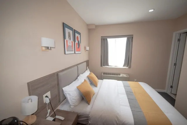 غرفة أساسية بسرير كوين، Flushing Garden Hotel 4/9