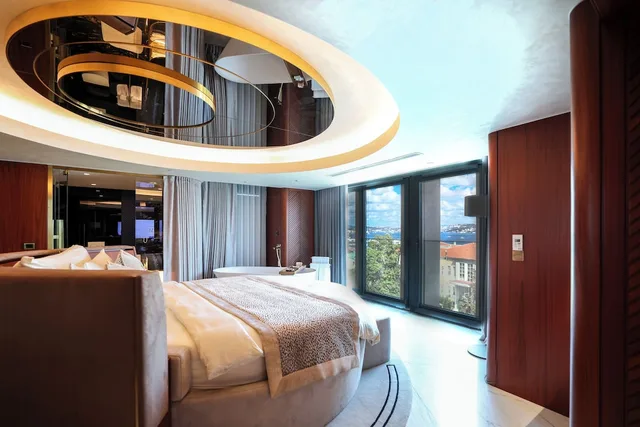 Maestro, Penthouse, King Bed، The Maestro Hotel 3/5