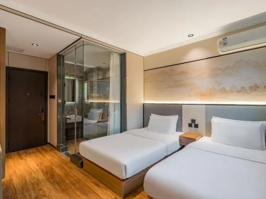 Standard, 2 Beds, Hill Lily Hotel 1/1