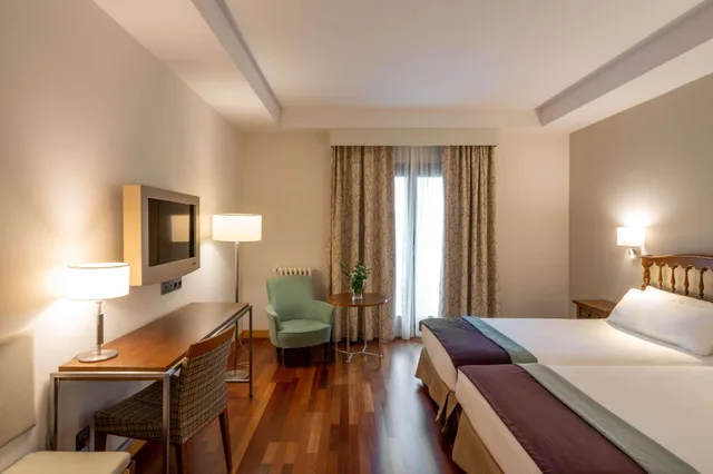 جناح جونيور، Parador De Villafranca Del Bierzo 1/3