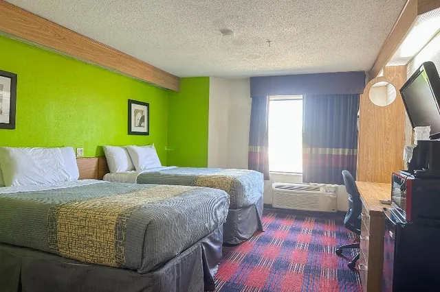 غرفة رباعية بسريرين مزدوجين للمدخنين، Classic Inn By Townhouse American Way Memphis I 240 1/1