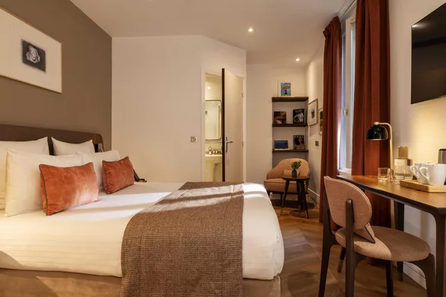 غرفة كومفورت بسرير كوين، Europe Hotel Paris Eiffel 1/8
