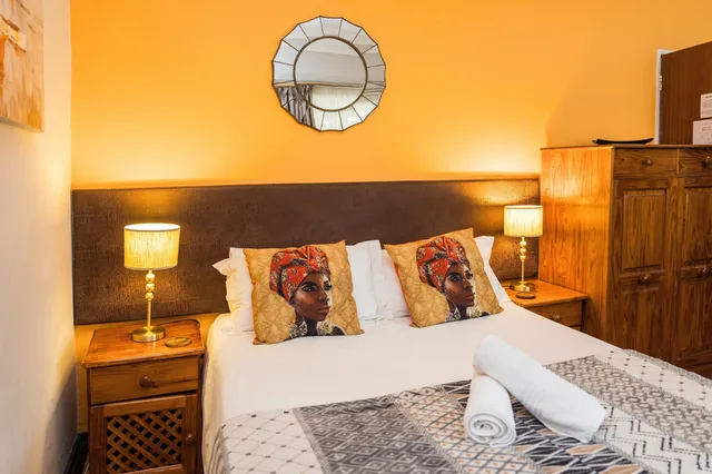 Inner, Guest Room, Family, 1 Queen and 1 Single Bed، Rozendal Guest House 1/3