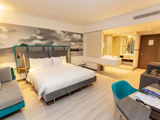 غرفة سوبيريور بسرير كينج، Le Novotel Convention and Spa Madagascar 4/9