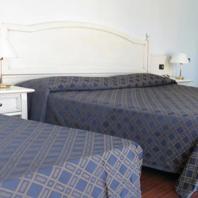 غرفة رباعية، International Hotel Iseo 6/9