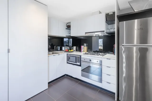 2 Bedrooms, Apartment, Balcony, Aura On Flinders Serviced Apartment 8/9