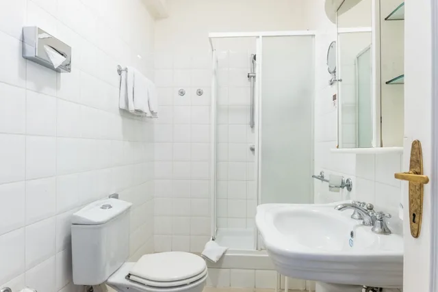 غرفة قياسية بسرير مزدوج أو سريرين منفصلين، Hotel Bologna 6/8