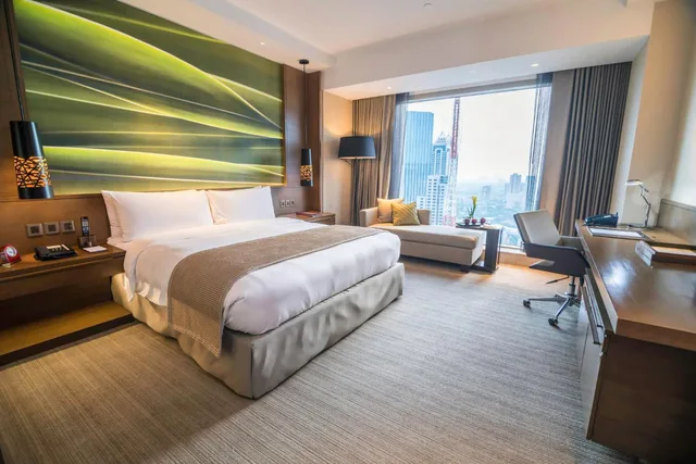 غرفة سوبيريور بسرير كينج وسرير كوين، Marco Polo Ortigas Manila 2/6