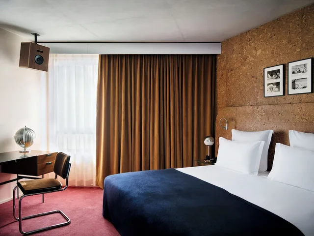 غرفة بريستيج بسرير كوين، Hotel Le Bus Palladium 1/2