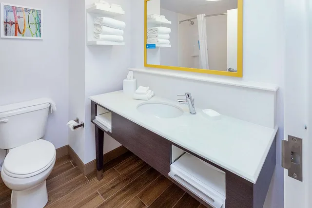 جناح استوديو بسرير كينج لذوي الإعاقة، Hampton Inn & Suites Morgantown / University Town Centre 3/3
