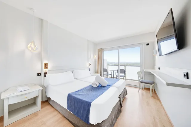 غرفة قياسية بسرير مزدوج بإطلالة على المرفأ بشرفة، Hotel Ankaa 3/9