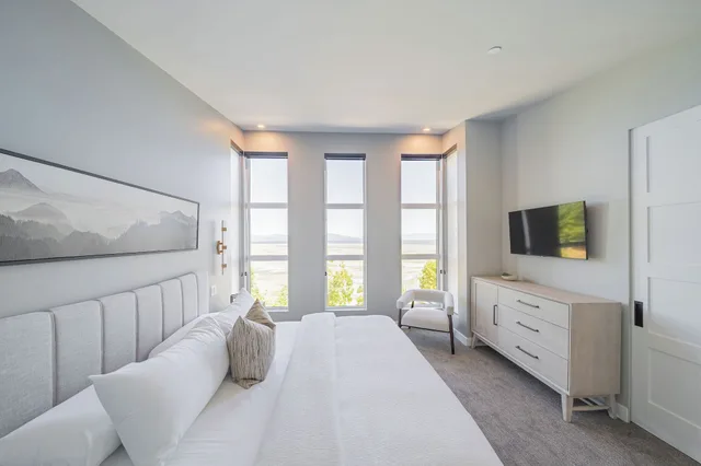 2 Bedrooms, Town House, King and Queen Bed, Ocean View, Sofa، Sunrise Ridge Waterfront Resort 2/5