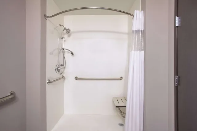 غرفة بسريرين كوين لذوي الإعاقة، La Quinta Inn and Suites by Wyndham Cullman 6/8