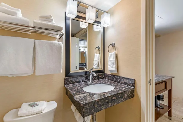 غرفة بسريرين كوين يُسمح فيها بالحيوانات الأليفة، Best Western Cottontree Inn 4/4