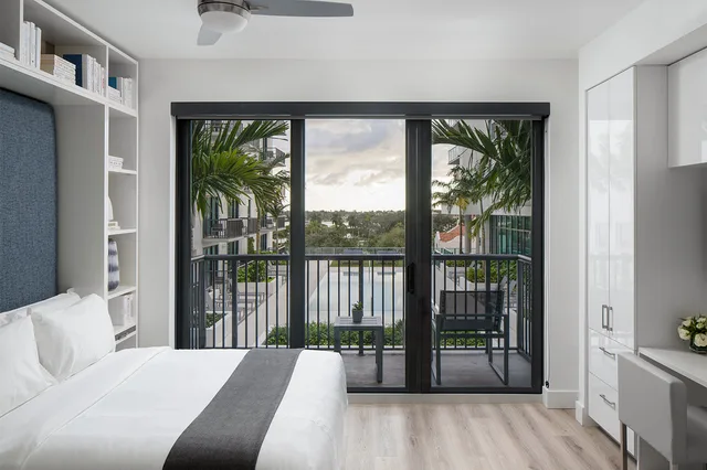 Studio, Queen Bed, Coast View، AKA West Palm 1/1