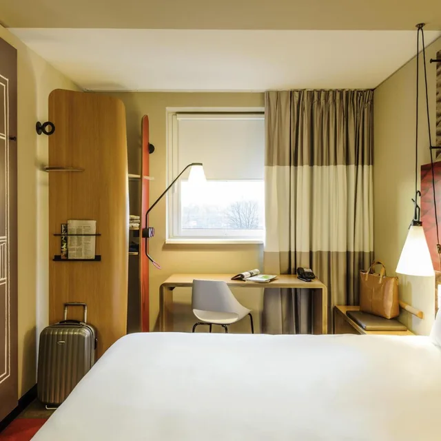 Superior, Queen Bed, Sofa, ibis Hamburg City 10/10