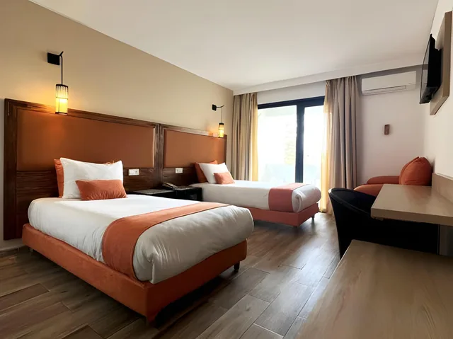 غرفة قياسية، Hamilton Agadir 2/2